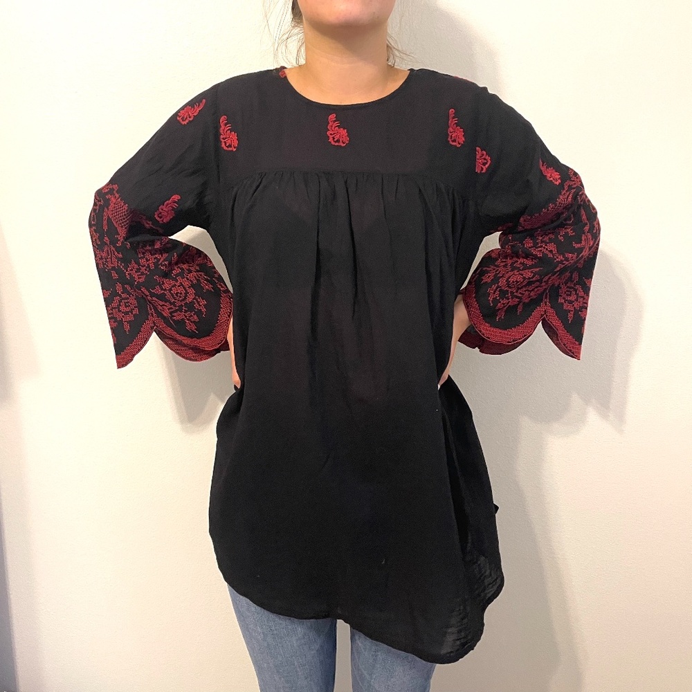 Johnny Was Embroidered Bell Sleeve Tunic - EUC